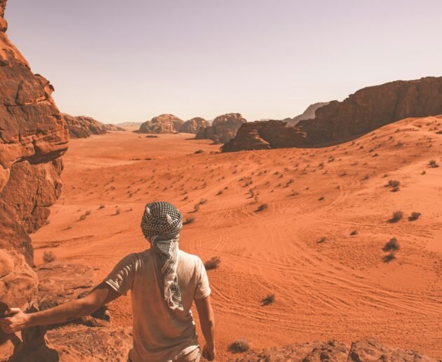 Tourists staying safe while traveling during a heat advisory in a hot destination